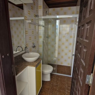 Casa Residencial com 367m², 4 quartos, 1 garagem, no bairro Canasvieiras em Florianópolis