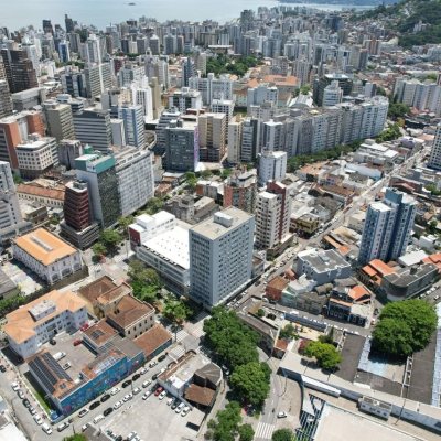 Apartamentos com 46m², 2 quartos, no bairro Centro em Florianópolis