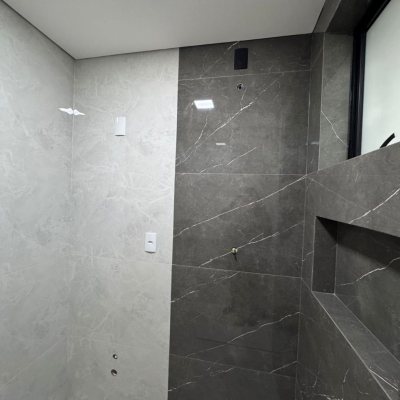 Casa Residencial com 135m², 4 quartos, 1 suíte, 2 garagens, no bairro São João Do Rio Vermelho em Florianópolis