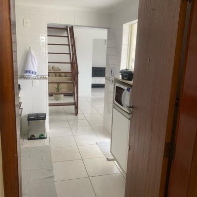 Cobertura com 80m², 2 quartos, 1 garagem, no bairro Canasvieiras em Florianópolis