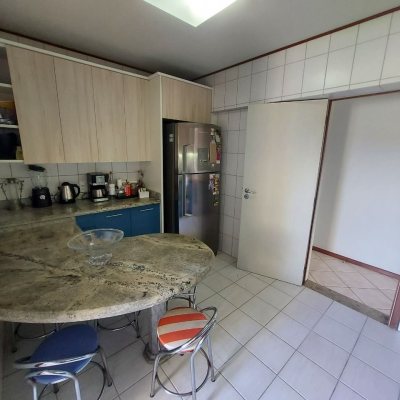 Apartamentos com 108m², 3 quartos, 1 suíte, 1 garagem, no bairro Bom Abrigo em Florianópolis