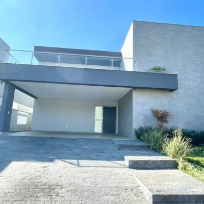 Casa em Condomínio com 360m², 4 quartos, 4 suítes, 4 garagens, no bairro Ingleses do Rio Vermelho em Florianópolis
