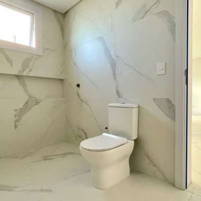 Casa em Condomínio com 360m², 4 quartos, 4 suítes, 4 garagens, no bairro Ingleses do Rio Vermelho em Florianópolis