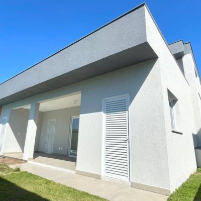 Casa em Condomínio com 360m², 4 quartos, 4 suítes, 4 garagens, no bairro Ingleses do Rio Vermelho em Florianópolis