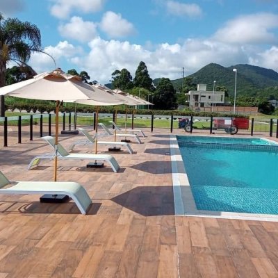 Casa em Condomínio com 360m², 4 quartos, 4 suítes, 4 garagens, no bairro Ingleses do Rio Vermelho em Florianópolis