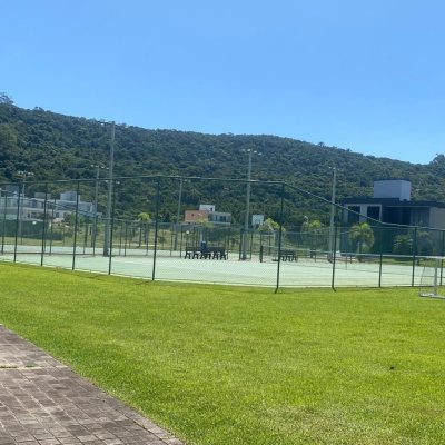 Casa em Condomínio com 360m², 4 quartos, 4 suítes, 4 garagens, no bairro Ingleses do Rio Vermelho em Florianópolis