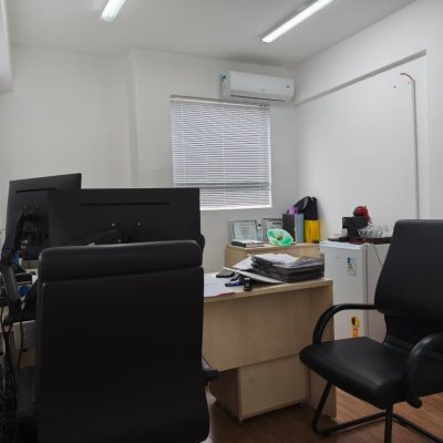 Sala com 154m², 1 garagem, no bairro Centro em Florianópolis