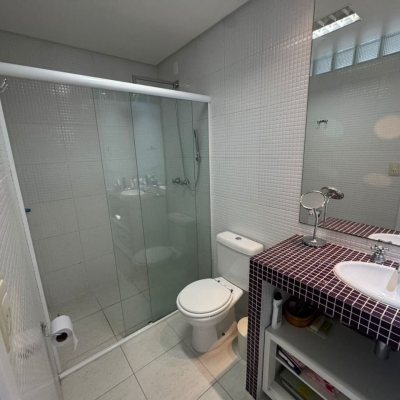 Casa em Condomínio com 192m², 4 quartos, 1 suíte, 2 garagens, no bairro Cachoeira Do Bom Jesus em Florianópolis