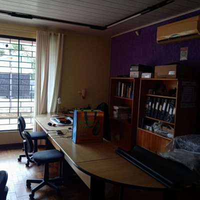 Casa Residencial com 130m², 2 quartos, 3 garagens, no bairro Balneário em Florianópolis