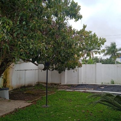 Casa Residencial com 130m², 2 quartos, 3 garagens, no bairro Balneário em Florianópolis