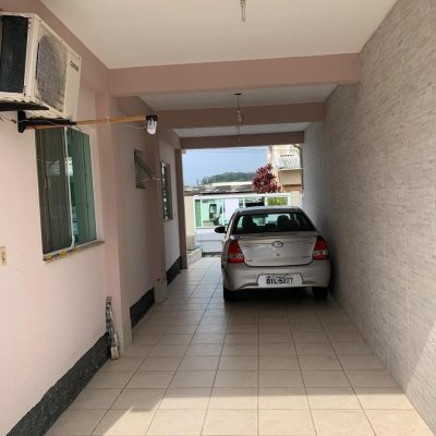 Casa Residencial com 145m², 5 quartos, 1 suíte, 5 garagens, no bairro Centro em São José