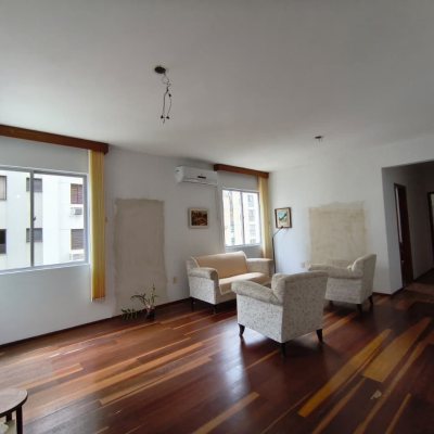 Apartamentos com 92m², 2 quartos, 1 suíte, 1 garagem, no bairro Centro em Florianópolis