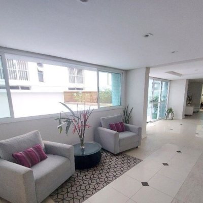 Apartamentos com 32m², 1 quarto, 1 garagem, no bairro Centro em Florianópolis