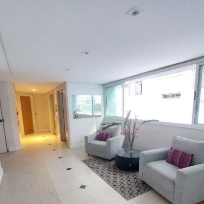 Apartamentos com 32m², 1 quarto, 1 garagem, no bairro Centro em Florianópolis