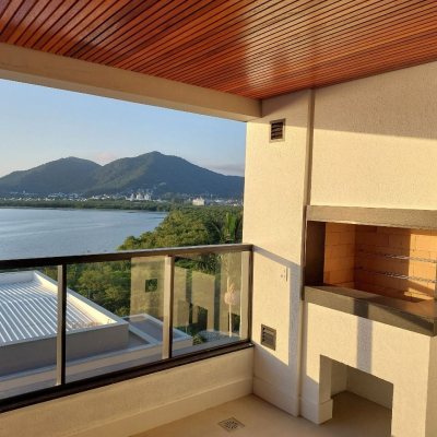 Apartamentos com 134m², 3 quartos, 3 suítes, 3 garagens, no bairro João Paulo em Florianópolis