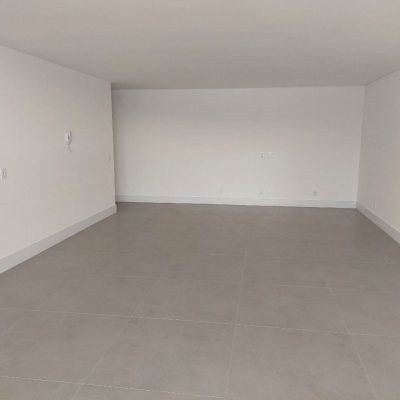 Apartamentos com 134m², 3 quartos, 3 suítes, 3 garagens, no bairro João Paulo em Florianópolis