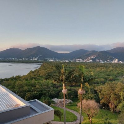 Apartamentos com 134m², 3 quartos, 3 suítes, 3 garagens, no bairro João Paulo em Florianópolis