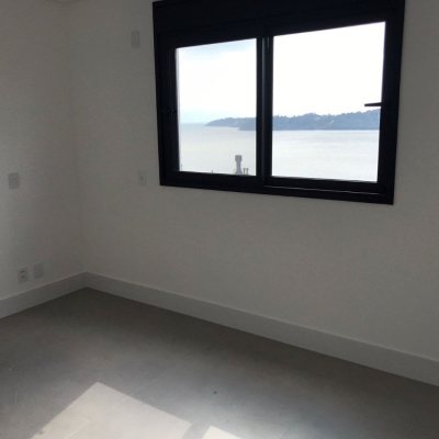 Apartamentos com 134m², 3 quartos, 3 suítes, 3 garagens, no bairro João Paulo em Florianópolis