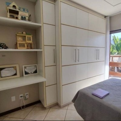 Casa Residencial com 233m², 3 quartos, 1 suíte, 4 garagens, no bairro Pedra Branca em Palhoça