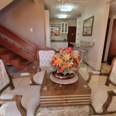 Casa Residencial com 233m², 3 quartos, 1 suíte, 4 garagens, no bairro Pedra Branca em Palhoça