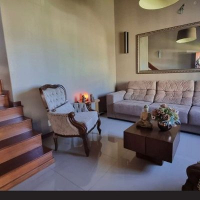 Casa Residencial com 233m², 3 quartos, 1 suíte, 4 garagens, no bairro Pedra Branca em Palhoça