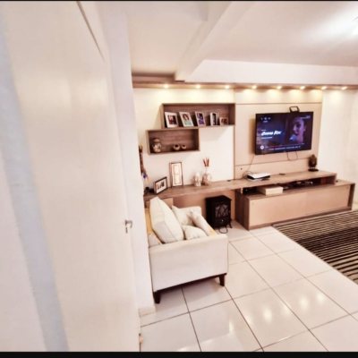 Casa Residencial com 126m², 3 quartos, 2 suítes, 2 garagens, no bairro Campeche em Florianópolis