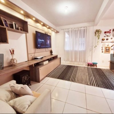 Casa Residencial com 126m², 3 quartos, 2 suítes, 2 garagens, no bairro Campeche em Florianópolis