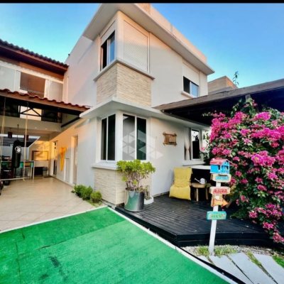 Casa Residencial com 126m², 3 quartos, 2 suítes, 2 garagens, no bairro Campeche em Florianópolis