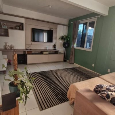 Casa Residencial com 126m², 3 quartos, 2 suítes, 2 garagens, no bairro Campeche em Florianópolis