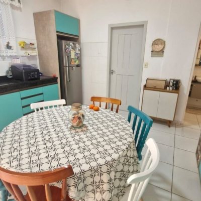 Casa Residencial com 126m², 3 quartos, 2 suítes, 2 garagens, no bairro Campeche em Florianópolis