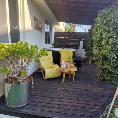 Casa Residencial com 126m², 3 quartos, 2 suítes, 2 garagens, no bairro Campeche em Florianópolis