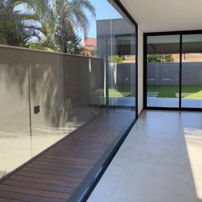 Casa Residencial com 164m², 3 quartos, 1 suíte, 2 garagens, no bairro Pântano Do Sul em Florianópolis