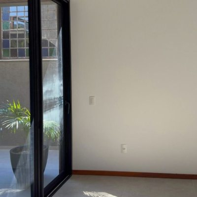 Casa Residencial com 164m², 3 quartos, 1 suíte, 2 garagens, no bairro Pântano Do Sul em Florianópolis