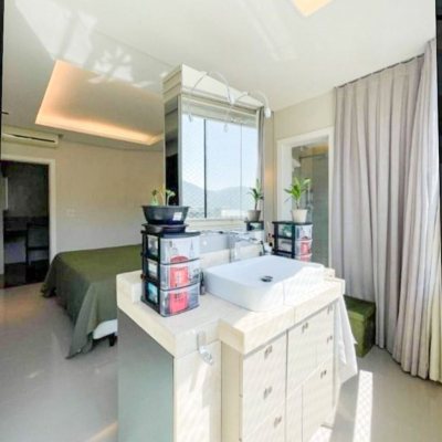 Cobertura com 178m², 3 quartos, 1 suíte, 2 garagens, no bairro Monte Verde em Florianópolis