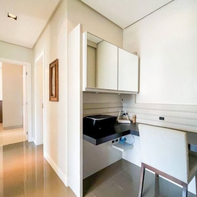 Cobertura com 178m², 3 quartos, 1 suíte, 2 garagens, no bairro Monte Verde em Florianópolis