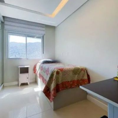 Cobertura com 178m², 3 quartos, 1 suíte, 2 garagens, no bairro Monte Verde em Florianópolis