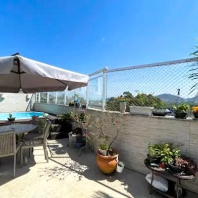 Cobertura com 178m², 3 quartos, 1 suíte, 2 garagens, no bairro Monte Verde em Florianópolis