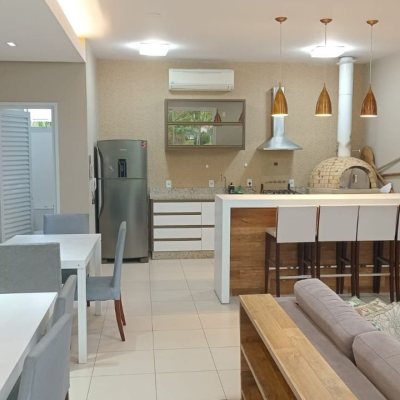 Apartamentos com 90m², 3 quartos, 1 suíte, 2 garagens, no bairro Campeche em Florianópolis