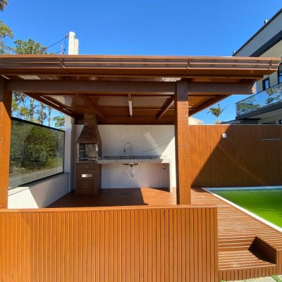 Casa Residencial com 300m², 4 quartos, 2 suítes, 2 garagens, no bairro Praia do Sonho (Ens Brito) em Palhoça