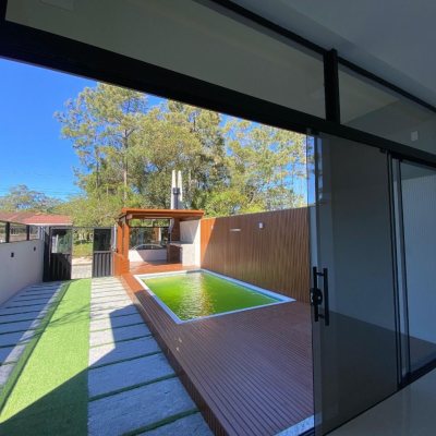 Casa Residencial com 300m², 4 quartos, 2 suítes, 2 garagens, no bairro Praia do Sonho (Ens Brito) em Palhoça