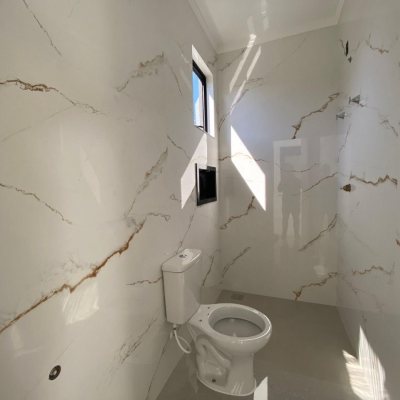 Casa Residencial com 300m², 4 quartos, 2 suítes, 2 garagens, no bairro Praia do Sonho (Ens Brito) em Palhoça