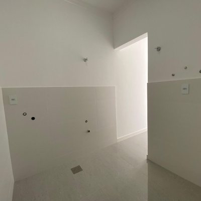 Casa Residencial com 300m², 4 quartos, 2 suítes, 2 garagens, no bairro Praia do Sonho (Ens Brito) em Palhoça