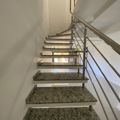 Casa Residencial com 300m², 4 quartos, 2 suítes, 2 garagens, no bairro Praia do Sonho (Ens Brito) em Palhoça