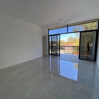 Casa Residencial com 300m², 4 quartos, 2 suítes, 2 garagens, no bairro Praia do Sonho (Ens Brito) em Palhoça