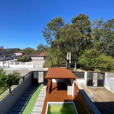 Casa Residencial com 300m², 4 quartos, 2 suítes, 2 garagens, no bairro Praia do Sonho (Ens Brito) em Palhoça