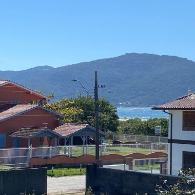 Casa Residencial com 300m², 4 quartos, 2 suítes, 2 garagens, no bairro Praia do Sonho (Ens Brito) em Palhoça