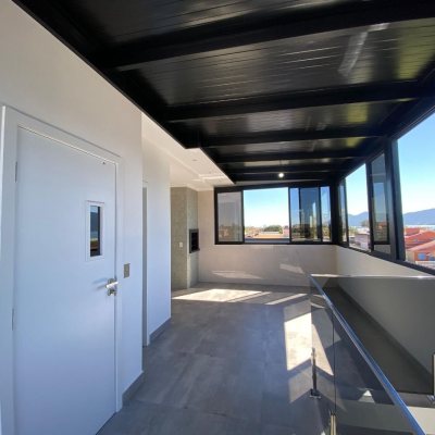 Casa Residencial com 300m², 4 quartos, 2 suítes, 2 garagens, no bairro Praia do Sonho (Ens Brito) em Palhoça