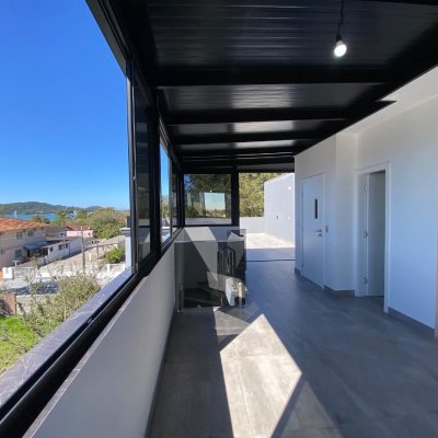 Casa Residencial com 300m², 4 quartos, 2 suítes, 2 garagens, no bairro Praia do Sonho (Ens Brito) em Palhoça