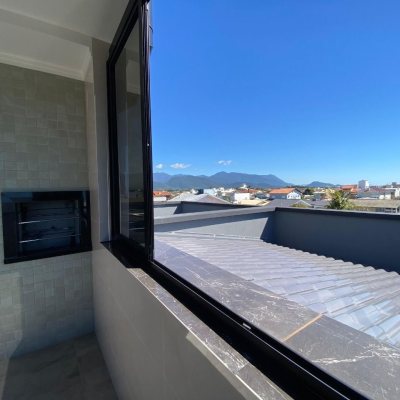 Casa Residencial com 300m², 4 quartos, 2 suítes, 2 garagens, no bairro Praia do Sonho (Ens Brito) em Palhoça