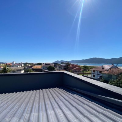 Casa Residencial com 300m², 4 quartos, 2 suítes, 2 garagens, no bairro Praia do Sonho (Ens Brito) em Palhoça